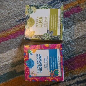 Scentsy Bath Bomb Honeymoon Hideaway & Persian Lime Sandalwood